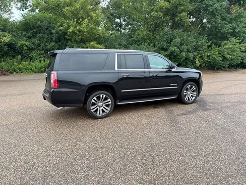 Used 2018 GMC Yukon XL Denali w/ Open Road Package AWD/4WD image 21