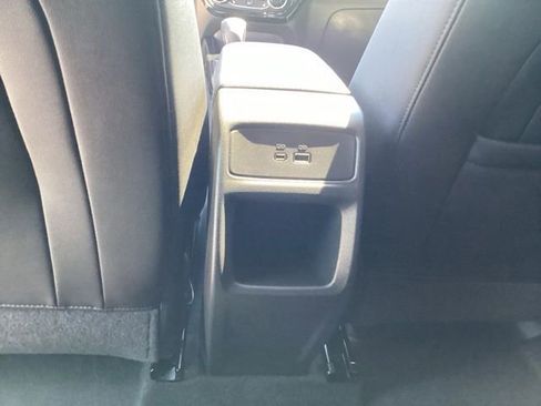 Used 2025 Chevrolet Trax RS w/ Sunroof Package FWD image 30