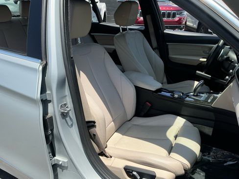 Used 2016 BMW 330e RWD image 21