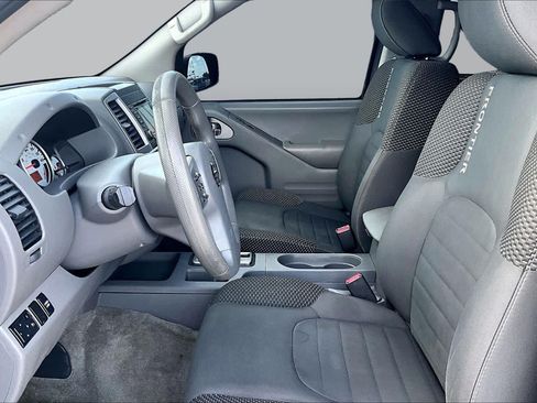 Used 2018 Nissan Frontier SV RWD image 8