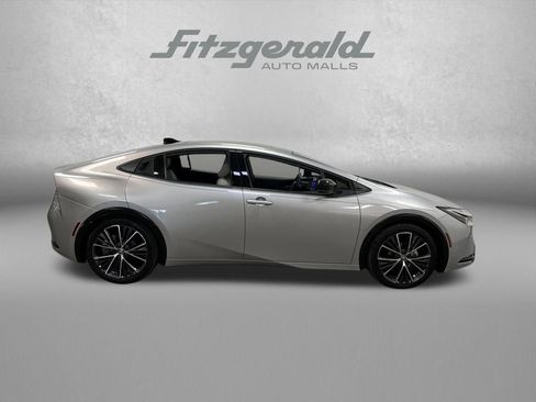 Used 2024 Toyota Prius XLE image 9