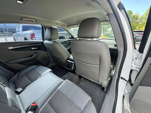 Used 2016 Chevrolet Impala LT FWD image 16