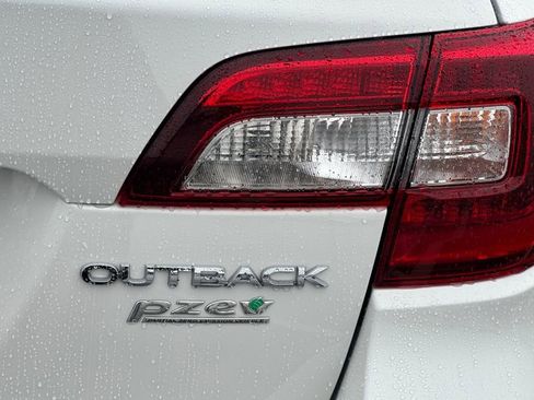 Used 2017 Subaru Outback 2.5i Touring image 27