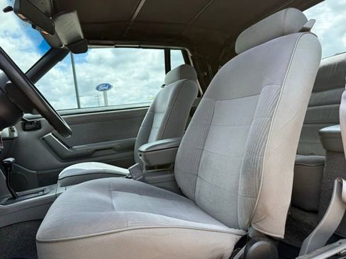Used 1988 Ford Mustang LX image 21