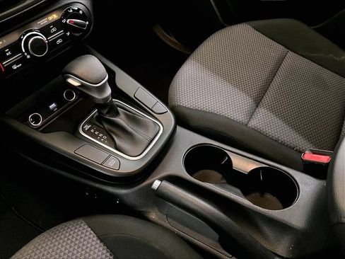 Used 2023 Kia Soul LX w/ LX Technology Package FWD image 16