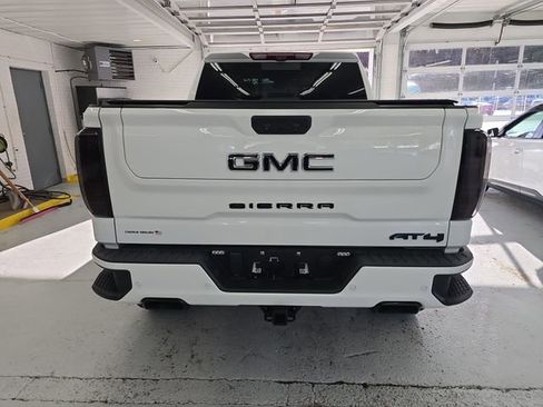 Used 2023 GMC Sierra 1500 AT4 w/ AT4 Premium Package image 4
