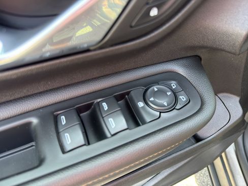 Used 2019 GMC Terrain SLE w/ LPO, Floor Liner Package FWD image 12
