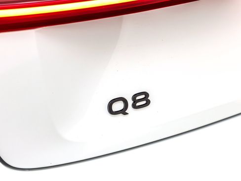 Used 2024 Audi Q8 e-tron Premium Plus w/ Premium Plus Package image 10