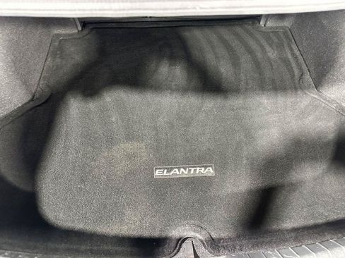 Used 2017 Hyundai Elantra Value Edition FWD image 28