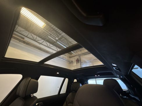 Used 2023 BMW X7 xDrive40i w/ M Sport Package AWD/4WD image 22