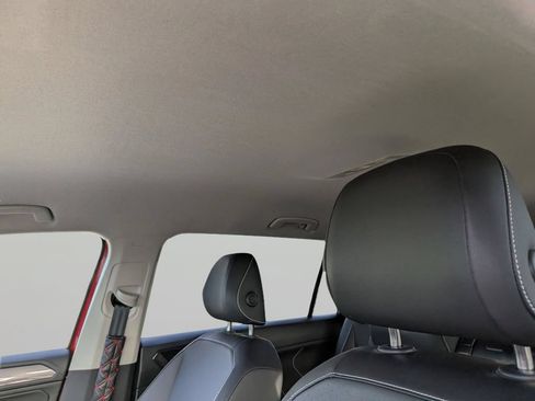 Used 2023 Volkswagen Tiguan SE FWD image 19