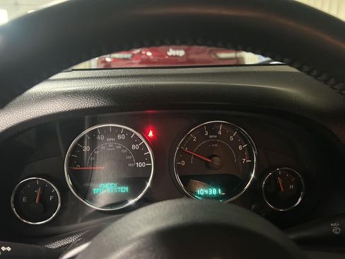 Used 2014 Jeep Wrangler Unlimited Sport w/ Max Tow Package image 14