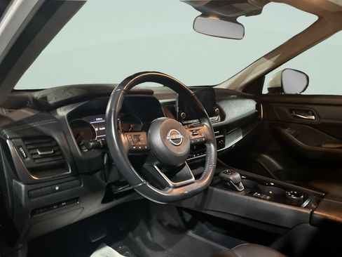 Used 2023 Nissan Rogue SV w/ SV Premium B Package image 13