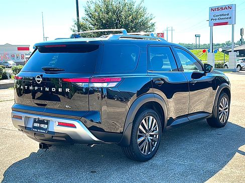Used 2024 Nissan Pathfinder SL w/ SL Premium Package FWD image 8