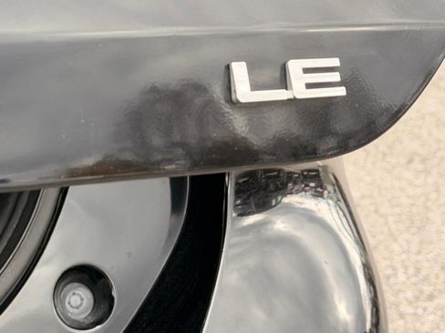 Used 2024 Toyota Highlander LE image 21