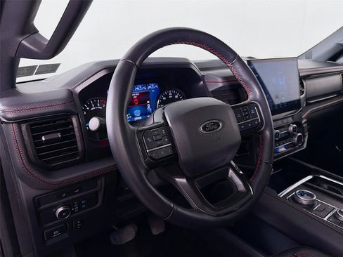 Used 2022 Ford Expedition Limited AWD/4WD image 9
