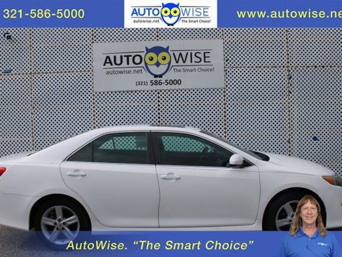 Used 2012 Toyota Camry SE FWD image 1