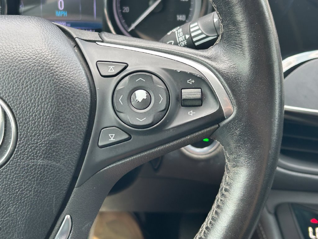 Used 2019 Buick Envision Essence FWD image 35