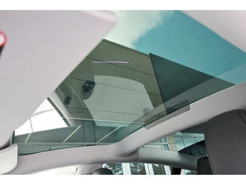 Used 2024 Tesla Model 3 Standard Range RWD image 27