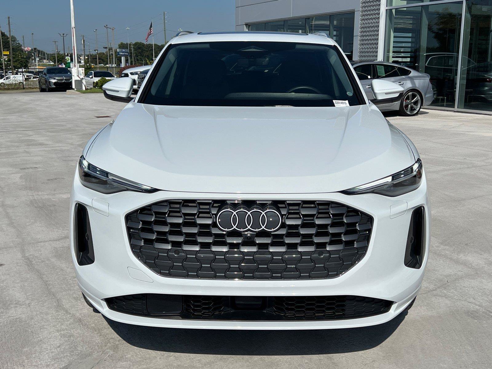 Used 2025 Audi Q5 Premium Plus w/ Premium Plus AWD/4WD image 2