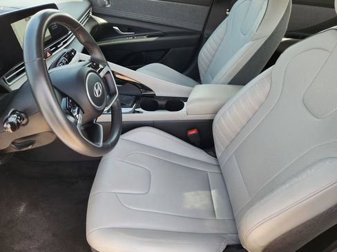 Used 2024 Hyundai Elantra Limited image 18