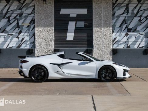 Used 2025 Chevrolet Corvette E-Ray w/ Battery Protection Package image 17