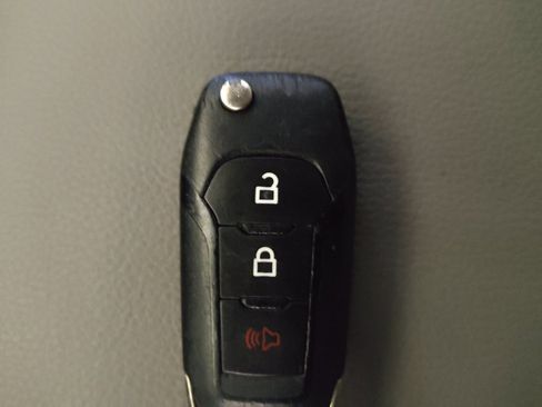 Used 2016 Ford F150 XL w/ Equipment Group 101A Mid RWD image 32