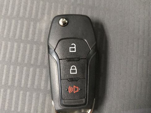 Used 2022 Ford Escape S image 32