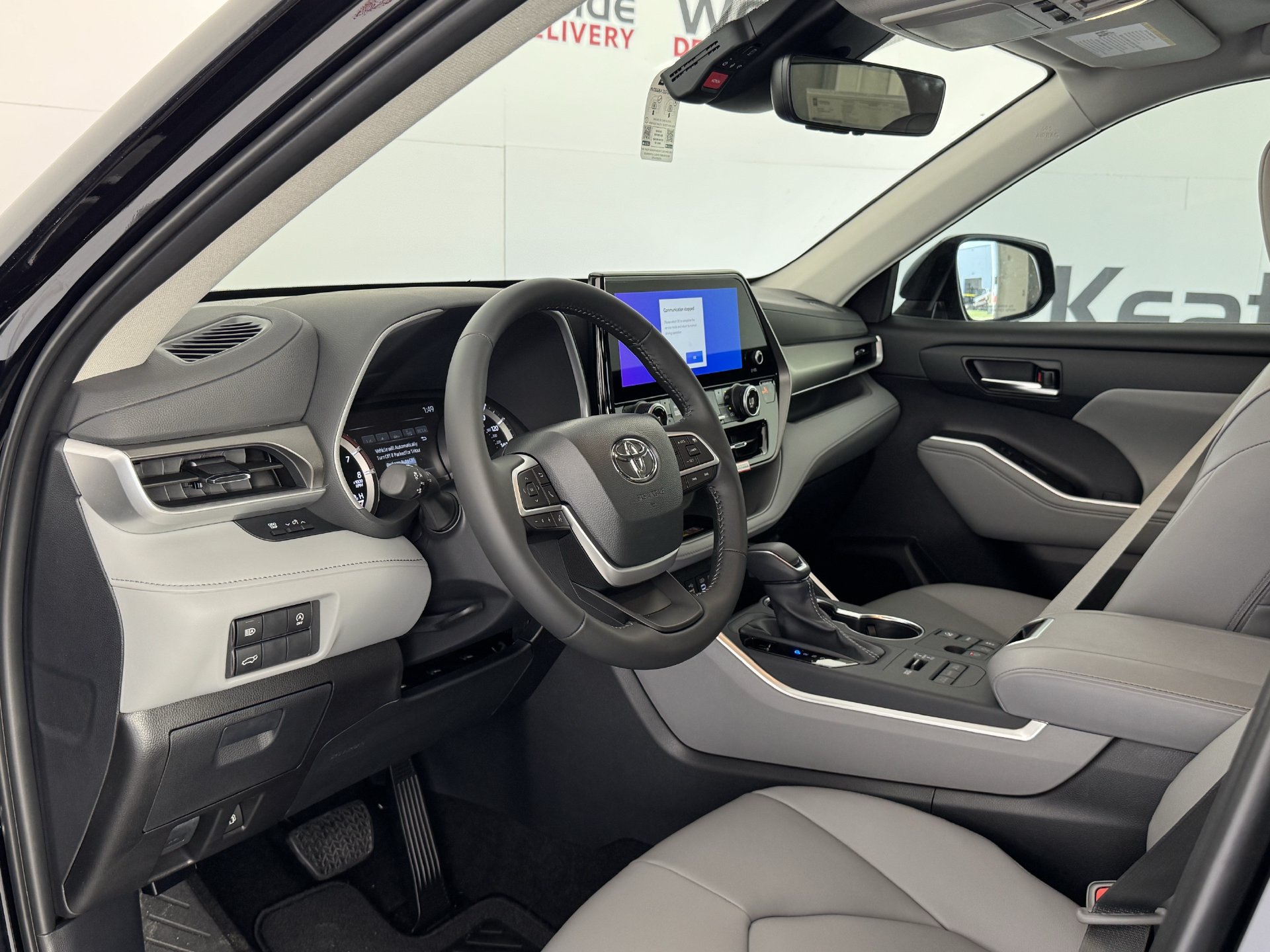 New 2026 Toyota Highlander XLE AWD/4WD image 2