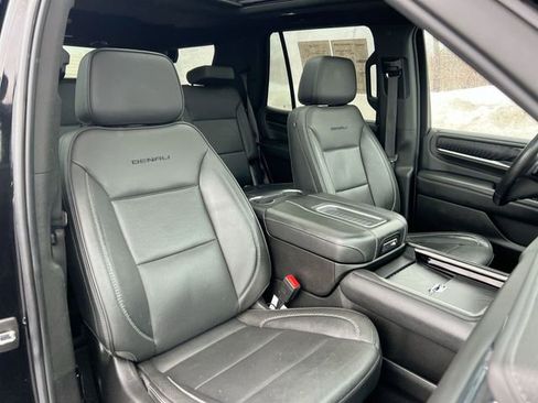 Used 2022 GMC Yukon Denali image 28