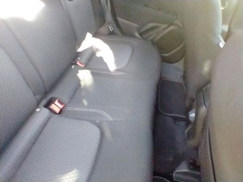 Used 2021 Jeep Renegade Latitude FWD image 13