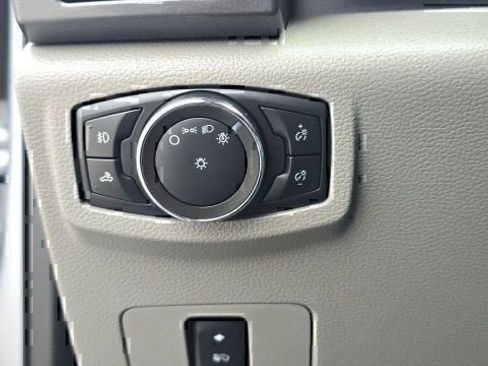 Used 2022 Ford F350 XLT w/ XLT Premium Package AWD/4WD image 37
