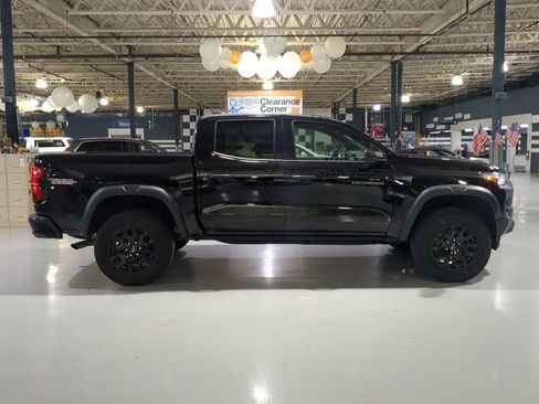 Used 2024 Chevrolet Colorado Trail Boss w/ Advanced Trailering Package AWD/4WD image 7
