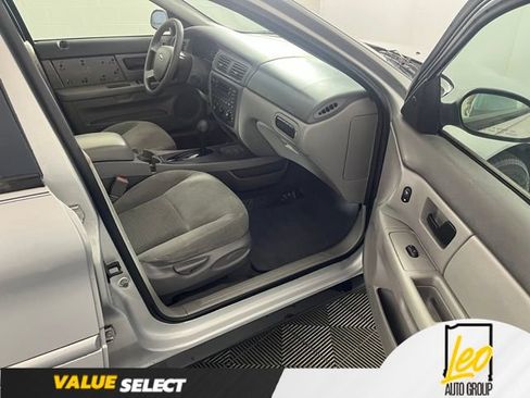 Used 2007 Ford Taurus SE FWD image 12