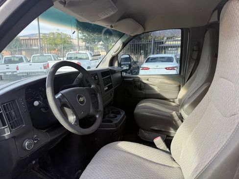 Used 2012 Chevrolet Express 2500 image 10