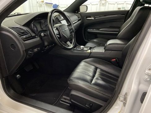 Used 2019 Chrysler 300 S image 26