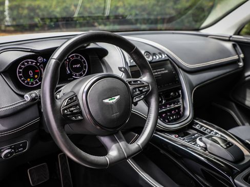 Used 2022 Aston Martin DBX AWD/4WD image 53