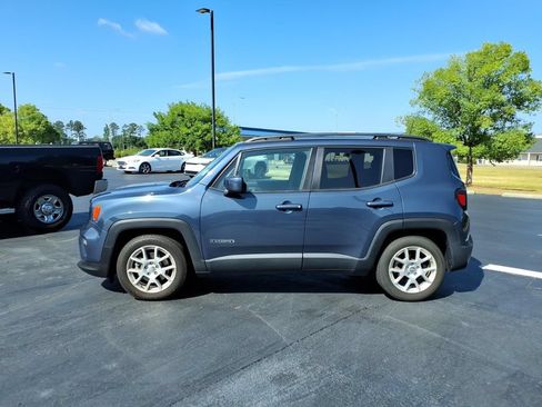 Used 2020 Jeep Renegade Latitude w/ Popular Equipment Group FWD image 6