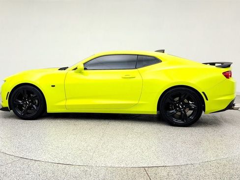 Used 2019 Chevrolet Camaro LT RWD image 8