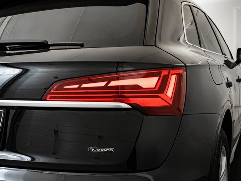 Used 2023 Audi Q5 2.0T Premium w/ Convenience Package image 9