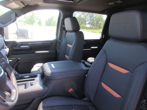 New 2026 GMC Sierra 2500 AT4 w/ AT4 Premium Plus Package AWD/4WD image 13