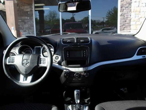 Used 2016 Dodge Journey Crossroad image 29