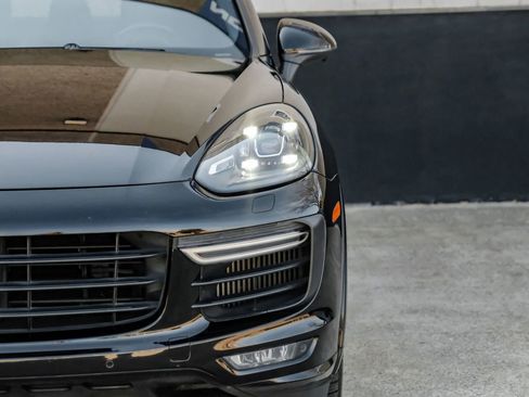 Used 2018 Porsche Cayenne GTS w/ Premium Package Plus AWD/4WD image 52