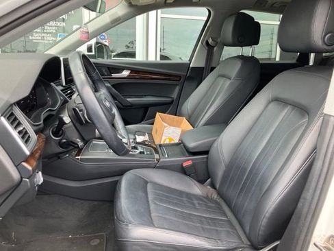 Used 2019 Audi Q5 2.0T Premium Plus w/ Premium Plus Package AWD/4WD image 2