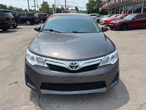 Used 2012 Toyota Camry XLE w/ Leather Pkg FWD image 8