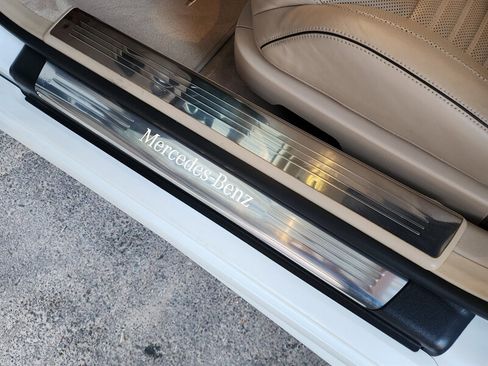 Used 2016 Mercedes-Benz SL 550 w/ Driver Assistance Package image 37