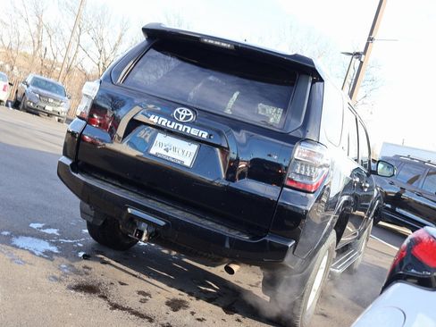 Used 2014 Toyota 4Runner SR5 image 7