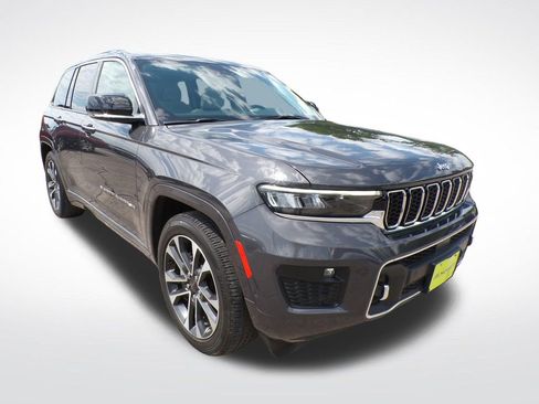 Used 2023 Jeep Grand Cherokee Overland AWD/4WD image 9