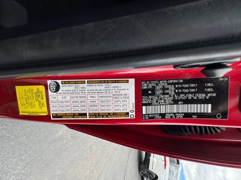 Used 2024 Toyota 4Runner SR5 AWD/4WD image 35