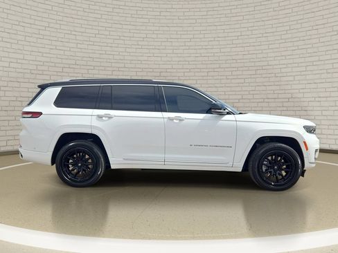 Used 2022 Jeep Grand Cherokee L Summit w/ Advanced Protech Group IV AWD/4WD image 4
